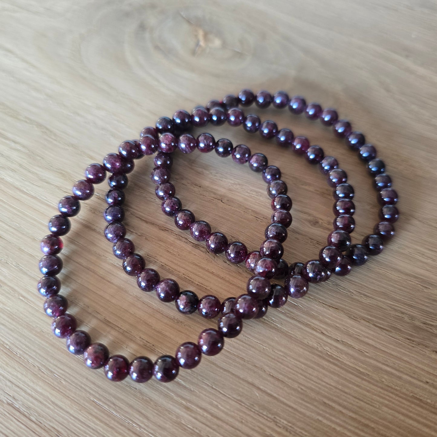 Granaat Kogelarmband · 4 mm · Elastiek