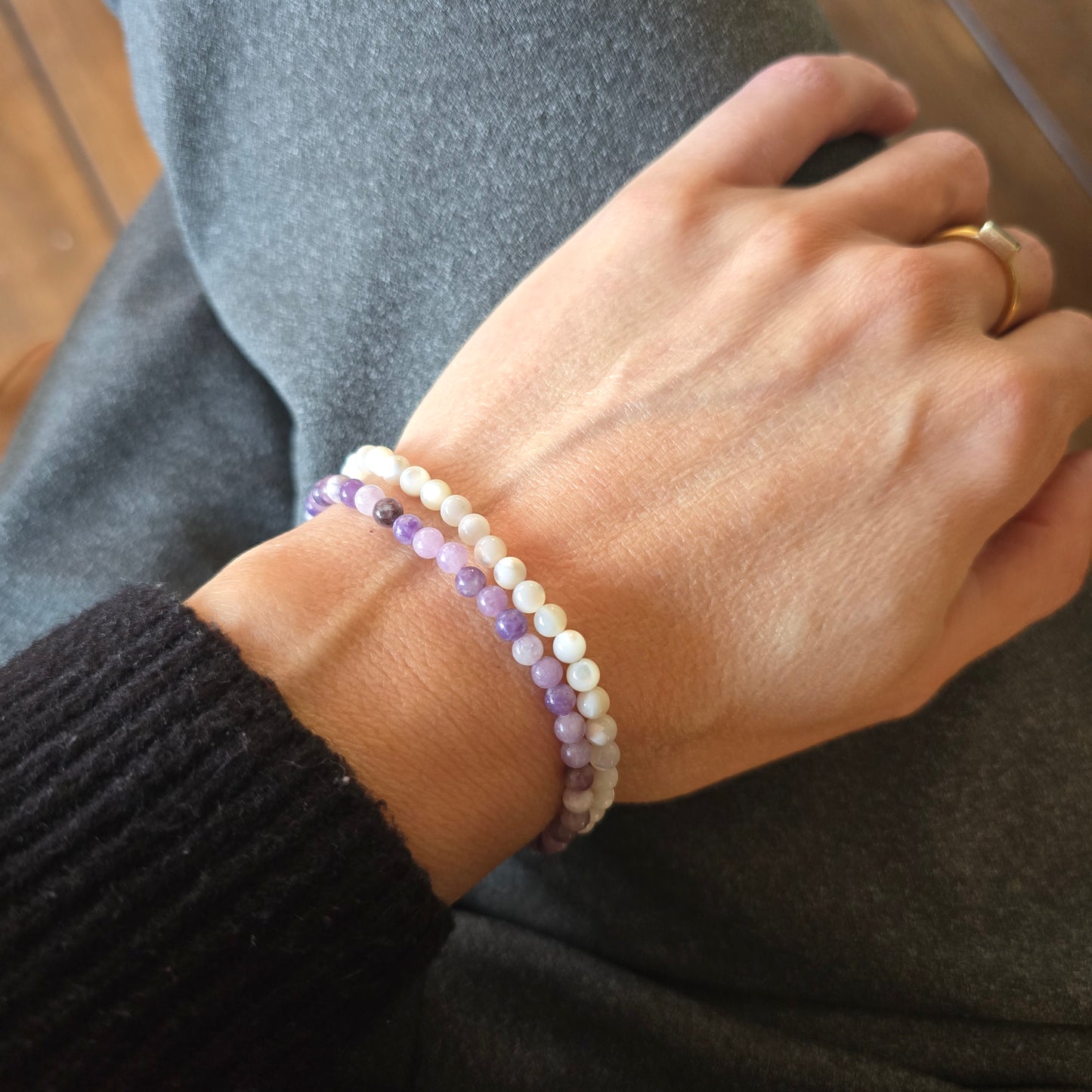 Lepidoliet Kogelarmband · 4 mm · Elastiek