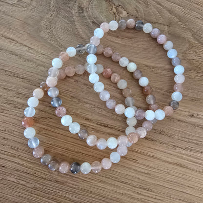 Multicolor Maansteen Kogelarmband · 6 mm · Elastiek