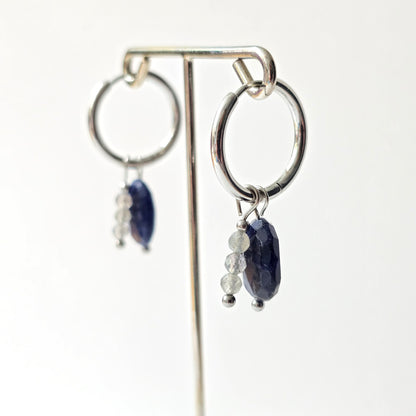 Sodaliet hangertje