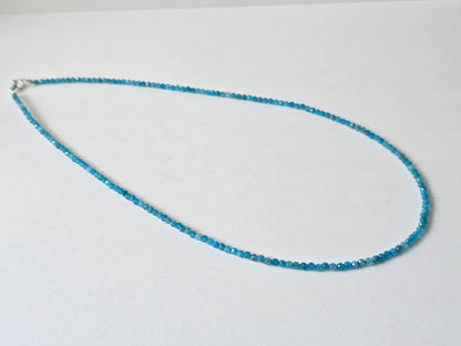 Apatiet collier · 2 mm gefacetteerd · Sterling Zilver