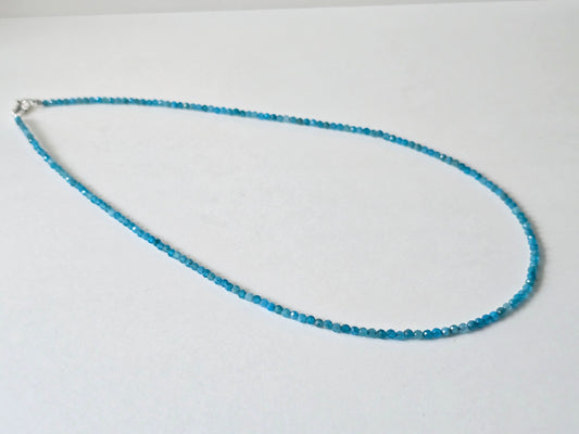 Apatiet collier · 2 mm gefacetteerd · Sterling Zilver