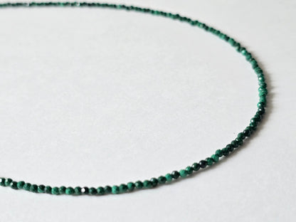 Malachiet collier · 2 mm gefacetteerd · Sterling Zilver