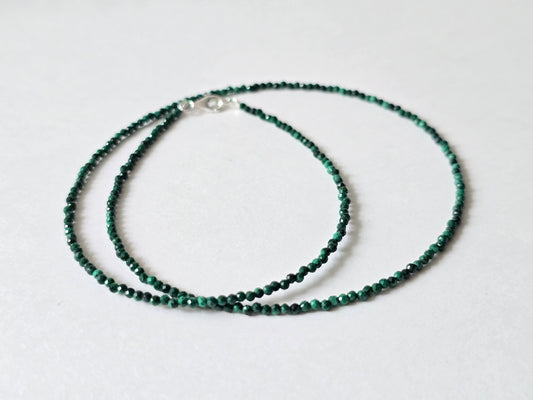 Malachiet collier · 2 mm gefacetteerd · Sterling Zilver