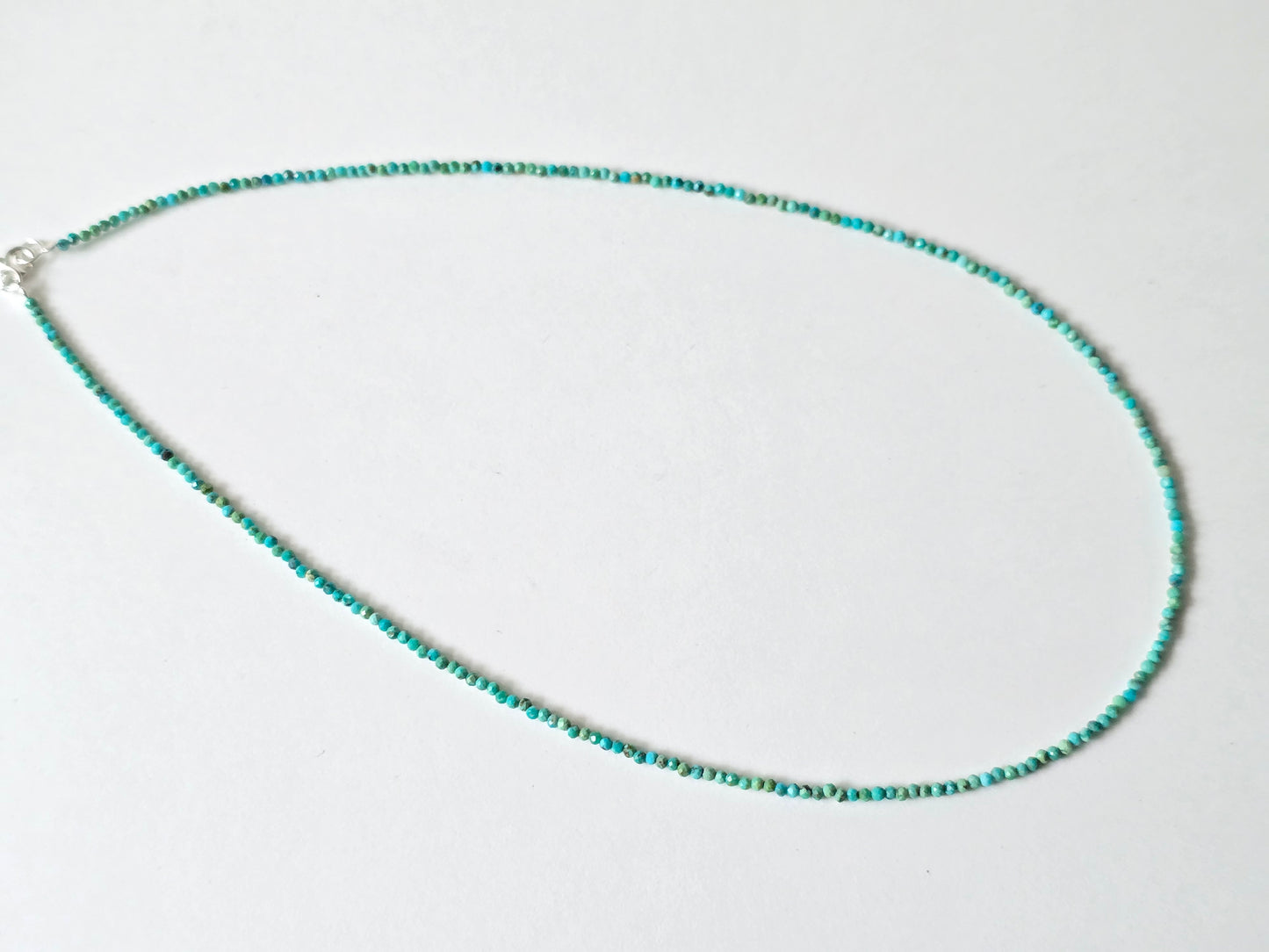 Turkoois collier · 2 mm gefacetteerd · Sterling Zilver