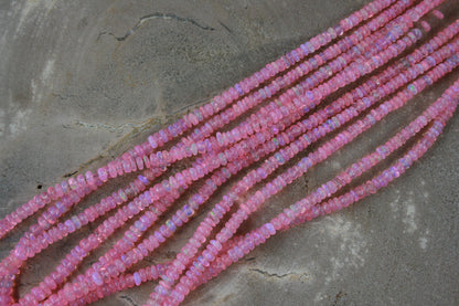 Roze opaal rondellen op een streng van ongeveer 42 cm