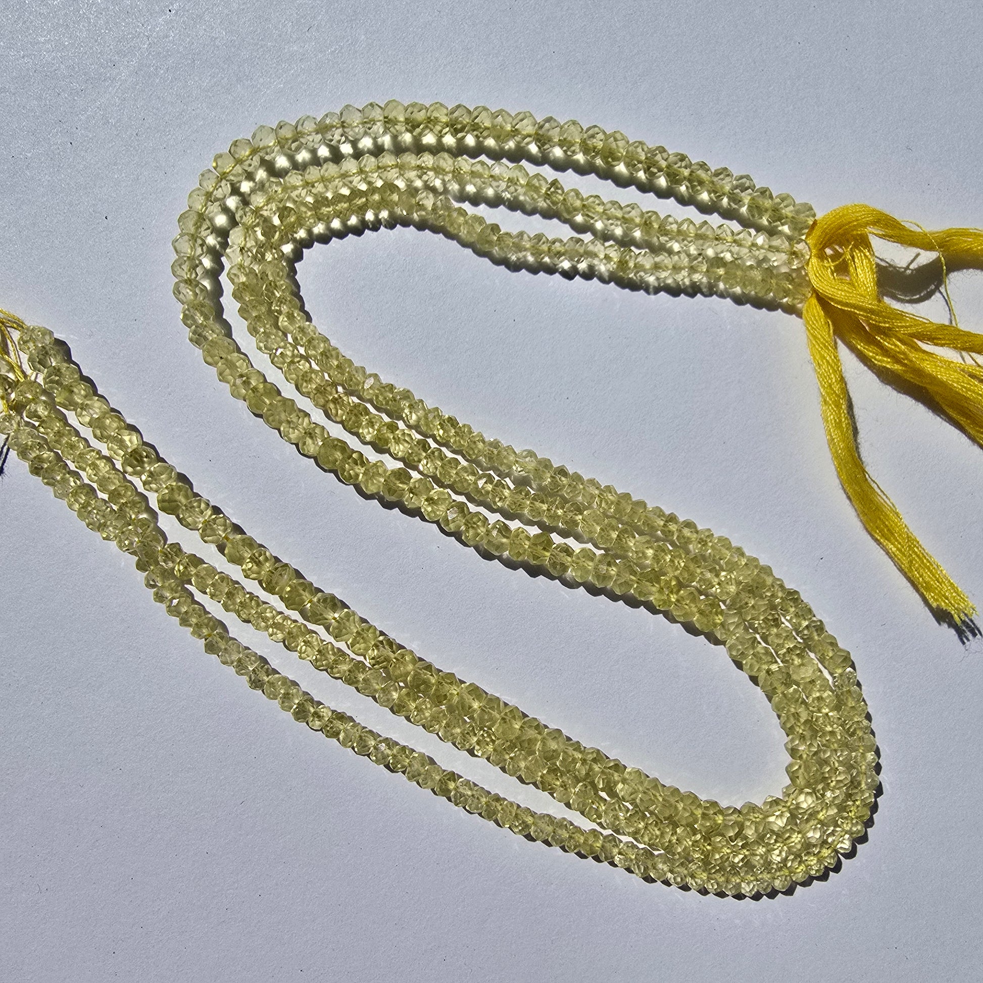 Lemon kwarts kralenstreng van ongeveer 33 cm met frisse gele tint