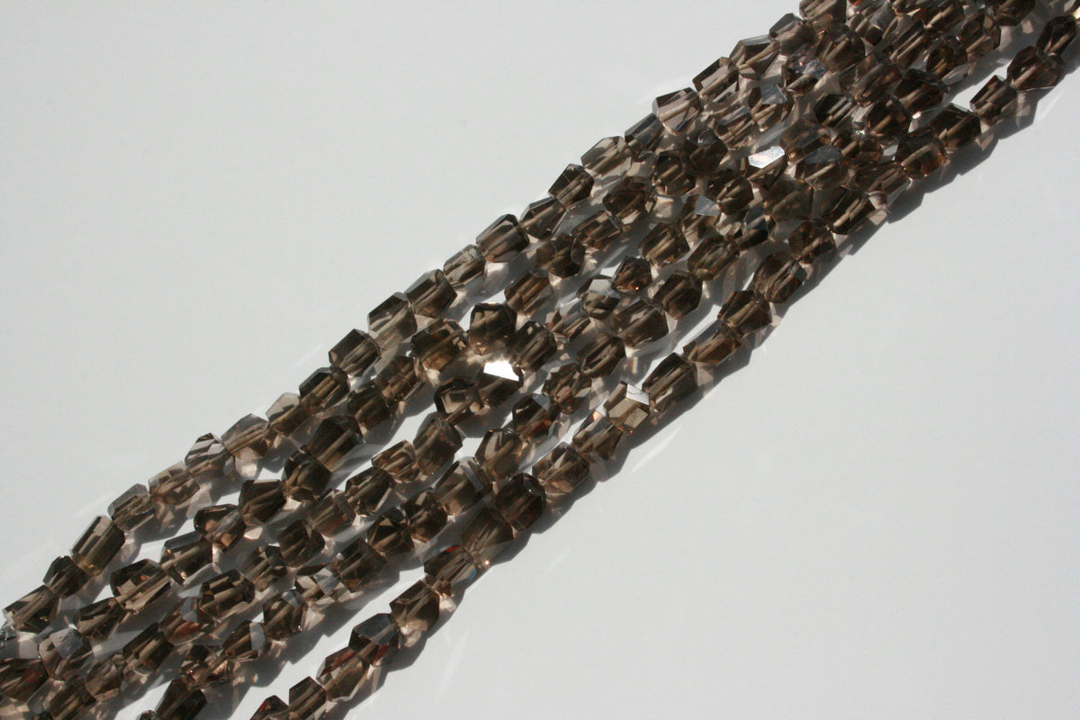Rookkwarts vrije vorm kralen in rookgrijze en bruine tinten, ca. 6–9 mm