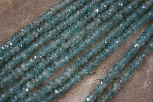 Blauwe zirkoon