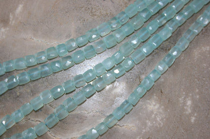 Blauwe chalcedoon blokjes
