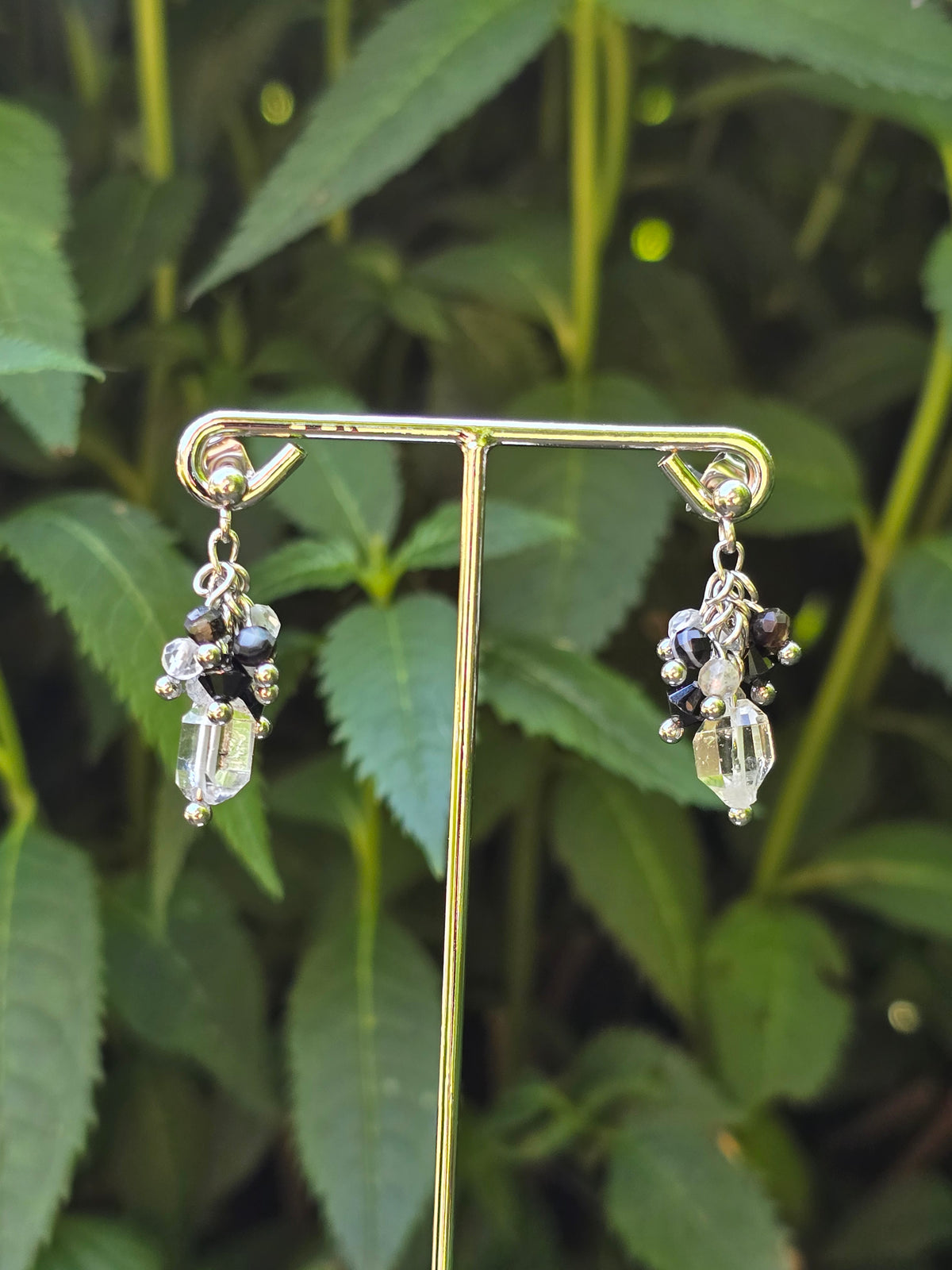 Eclipse Gem Studs -  Handgemaakte RVS Oorbellen met Labradoriet, Zwarte Spinel, Bergkristal & Bandagaat