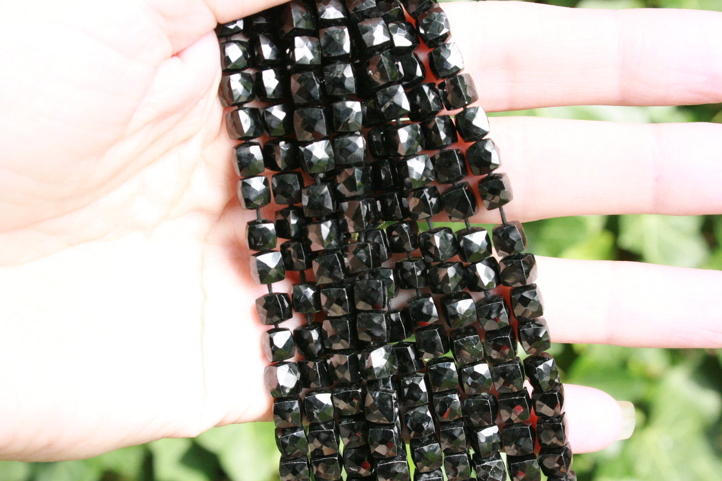 Zwarte spinel blokjes